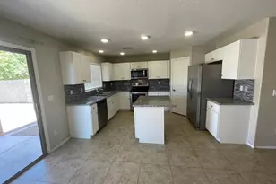 1818 W Desert Seasons Dr, San Tan Valley, AZ 85144 - Photo 3