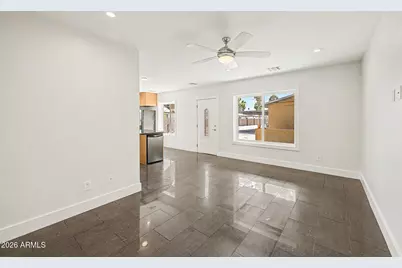 3233 N 37th Street #18, Phoenix, AZ 85018 - Photo 9