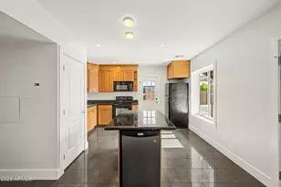 3233 N 37th St, Phoenix, AZ 85018 - Photo 11