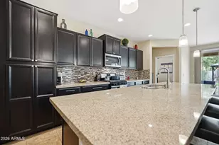 2522 E Fawn Dr, Phoenix, AZ 85042 - Photo 7