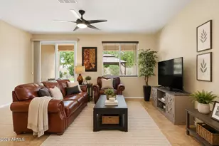2522 E Fawn Dr, Phoenix, AZ 85042 - Photo 17