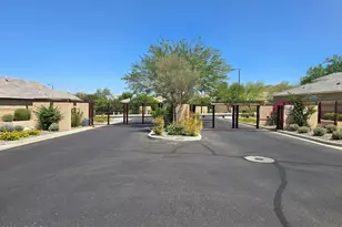 2522 E Fawn Dr, Phoenix, AZ 85042 - Photo 45