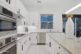 3200 N 39th St, Phoenix, AZ 85018 - Photo 11