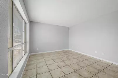 10448 W Seldon Lane, Peoria, AZ 85345 - Photo 7