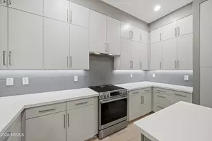 2935 E Mulberry Dr, Phoenix, AZ 85016 - Photo 9