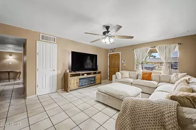 3613 W Echo Lane, Phoenix, AZ 85051 - Photo 5