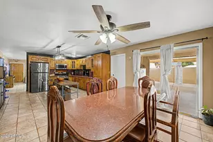 3613 W Echo Ln, Phoenix, AZ 85051 - Photo 7