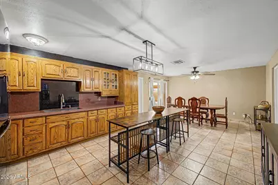 3613 W Echo Lane, Phoenix, AZ 85051 - Photo 9