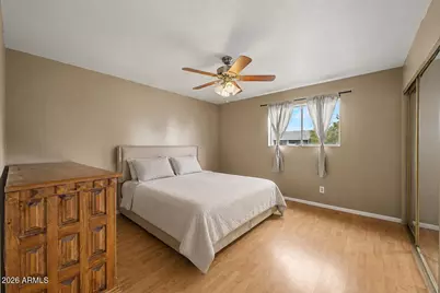 3613 W Echo Lane, Phoenix, AZ 85051 - Photo 11