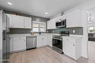 3221 E Andorra Dr, Phoenix, AZ 85032 - Photo 5