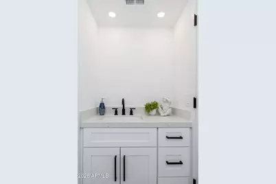 4530 E Rhonda Drive, Phoenix, AZ 85018 - Photo 21