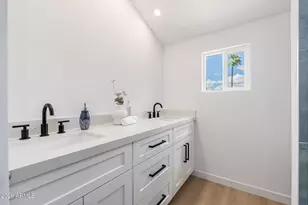 4530 E Rhonda Dr, Phoenix, AZ 85018 - Photo 25