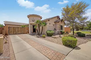 923 E Waterview Pl, Chandler, AZ 85249 - Photo 1