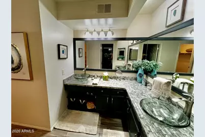9734 W Kerry Lane, Peoria, AZ 85382 - Photo 11