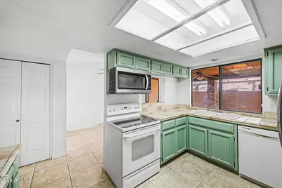 2518 E Shaw Butte Drive, Phoenix, AZ 85028 - Photo 5