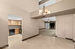 735 E Gardenia Dr, Phoenix, AZ 85020 - Photo 5