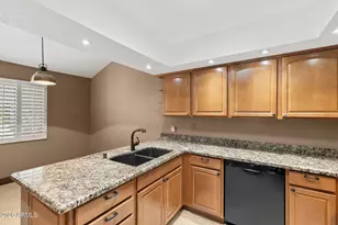 735 E Gardenia Dr, Phoenix, AZ 85020 - Photo 9