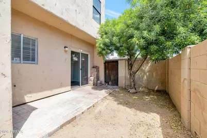 1935 W Morten Avenue W #25, Phoenix, AZ 85021 - Photo 15