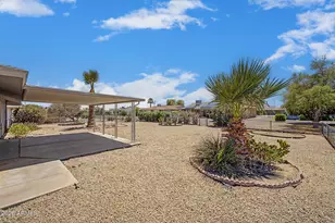 10025 W Coggins Dr, Sun City, AZ 85351 - Photo 25