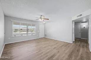 10025 W Coggins Dr, Sun City, AZ 85351 - Photo 9