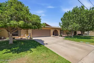 1016 E Rose Ln, Phoenix, AZ 85014 - Photo 1