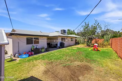 2052 W Marlette Avenue, Phoenix, AZ 85015 - Photo 21