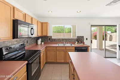 16972 W Central Street, Surprise, AZ 85388 - Photo 13