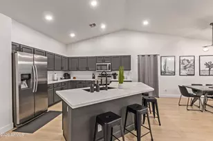 548 W Michelle Dr, Phoenix, AZ 85023 - Photo 9
