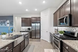 8435 S 22nd Dr, Phoenix, AZ 85041 - Photo 23