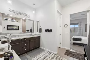8435 S 22nd Dr, Phoenix, AZ 85041 - Photo 31
