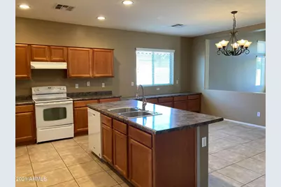 4957 S Stonecreek Boulevard, Gilbert, AZ 85298 - Photo 3
