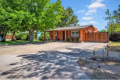 2405 N 27th Place, Phoenix, AZ 85008 - Photo 3