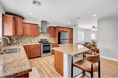 2405 N 27th Place, Phoenix, AZ 85008 - Photo 11