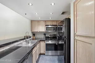 100 E Fillmore St, Phoenix, AZ 85004 - Photo 3