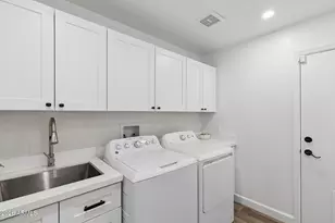 1970 E Sunburst Ln, Tempe, AZ 85284 - Photo 11