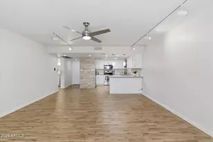 7930 E Camelback Rd, Scottsdale, AZ 85251 - Photo 15