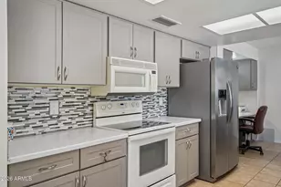 13338 W Ballad Dr, Sun City West, AZ 85375 - Photo 3