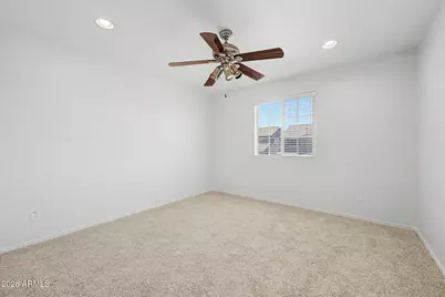 1826 W Fetlock Trail, Phoenix, AZ 85085 - Photo 19
