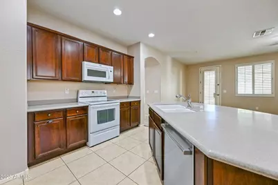 7102 W Katharine Way, Peoria, AZ 85383 - Photo 7