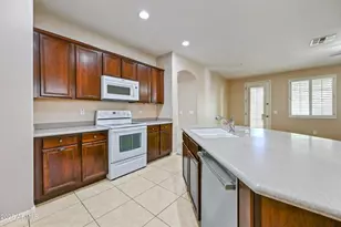 7102 W Katharine Way, Peoria, AZ 85383 - Photo 7