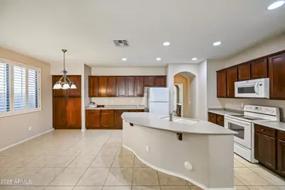 7102 W Katharine Way, Peoria, AZ 85383 - Photo 5