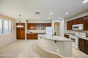7102 W Katharine Way, Peoria, AZ 85383 - Photo 5