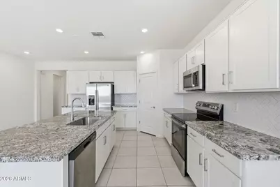 25243 W Bowker Street, Buckeye, AZ 85326 - Photo 9