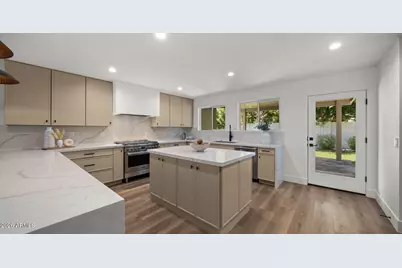 6830 N 10th Place, Phoenix, AZ 85014 - Photo 11