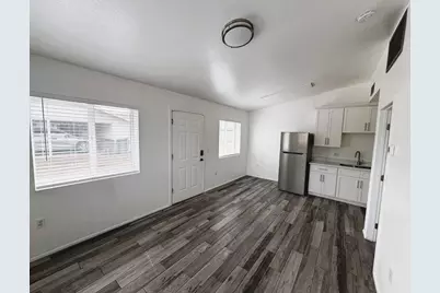 290 N Hamilton Street #Apt 4, Chandler, AZ 85225 - Photo 3