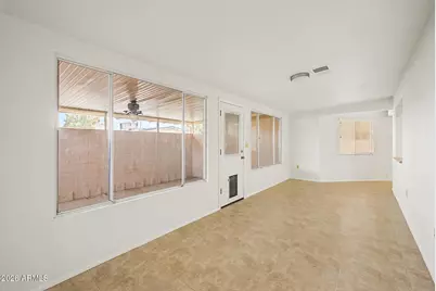 11005 W Thunderbird Boulevard, Sun City, AZ 85351 - Photo 9
