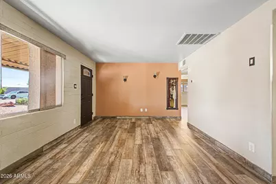 11118 W Iowa Avenue, Youngtown, AZ 85363 - Photo 9