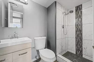 207 W Clarendon Avenue #B2, Phoenix, AZ 85013 - Photo 15