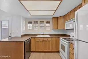 6747 S Jentilly Ln, Tempe, AZ 85283 - Photo 7