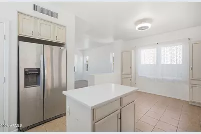 7245 S 41st Drive, Phoenix, AZ 85041 - Photo 13